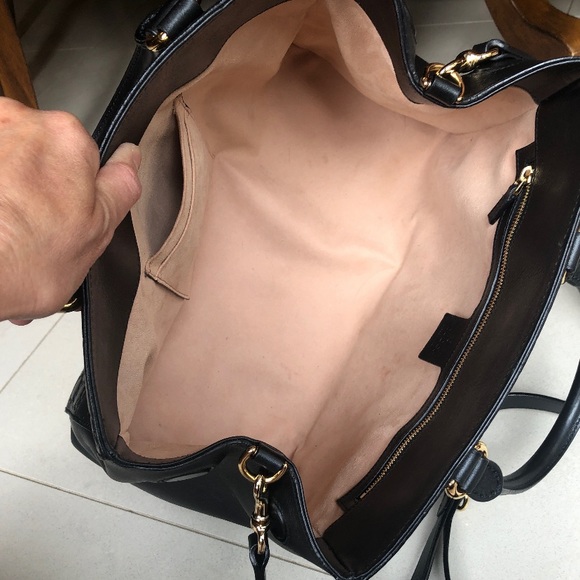 Gucci Signature Top Handle Black Bag - Picture 6 of 9